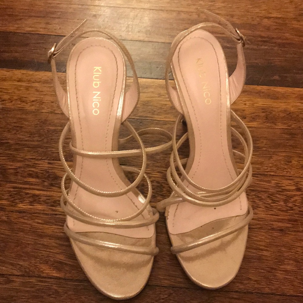 Klub Nico gold heels